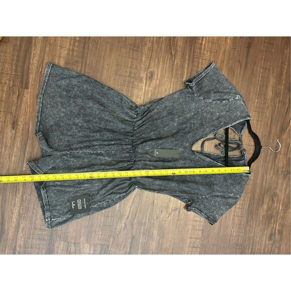 Lulu’s NWT Casual Cutie Washed Gray Short Sleeve Romper, Sz Medium, MP $58 - Picture 6 of 13